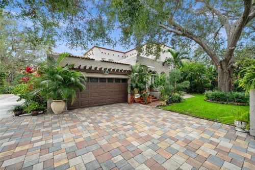 325 49th St N, ST PETERSBURG, FL, 33710-8223 | Card Image