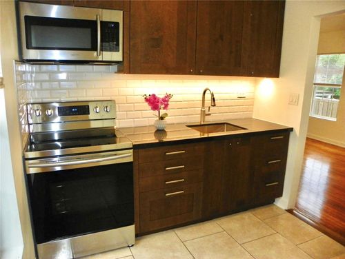 12-4334 Jefferson St, Houston, TX, 77023-3519 | Card Image