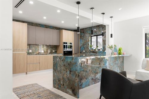 312 Ne 90th St, El Portal, FL, 33138-3126 | Card Image