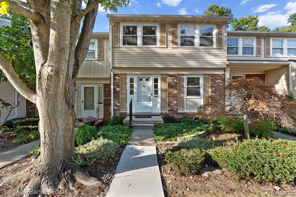 Breeze Hill Pl, Troy, MI 48098