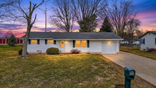 200 Meadow Dr, Circleville, OH, 43113-1034 | Card Image