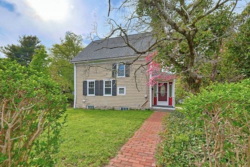 98 Pleasant St, Milton, MA, 02186-4518 | Card Image