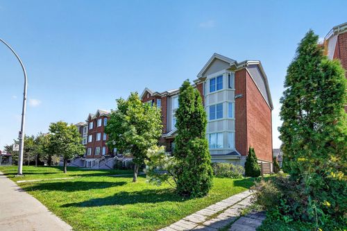 2-5645 Boul. Chevrier, Brossard, QC, J4Z0G7 | Card Image