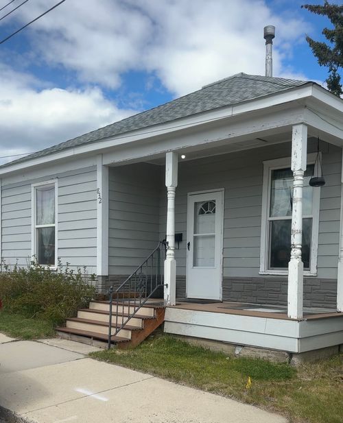832 Emma St, Butte, MT, 59701-2732 | Card Image
