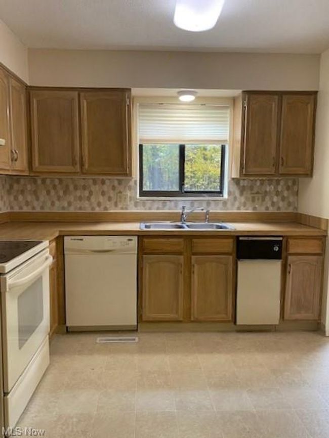 322 4466 Donna Drive, Sold in Richmond Heights Zoocasa