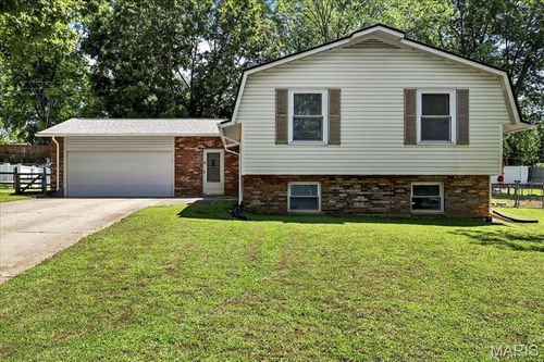 2522 Millrace Dr, Saint Peters, MO, 63376-7124 | Card Image