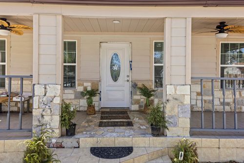 811 Ward St, Marlin, TX, 76661-2171 | Card Image