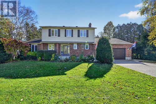 15 Willow Dr, Maitland, ON, K0E1P0 | Card Image
