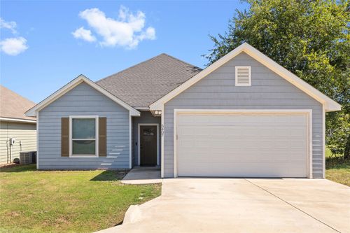 5407 Arrowhead Dr, Granbury, TX, 76048-3215 | Card Image