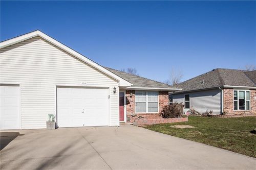 1014 Sw Christie Lane, Grain Valley, MO, 64029 | Card Image