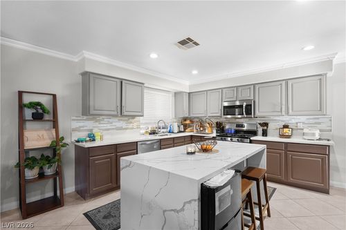 121 Golf Range St, Las Vegas, NV, 89145-3966 | Card Image