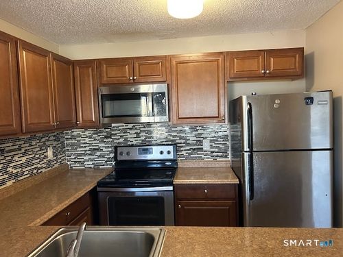 unit-214-175 Mill Pond Rd, Hamden, CT, 06514-1718 | Card Image