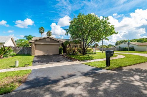9841 Nw 41st Ct, Sunrise, FL, 33351-7698 | Card Image