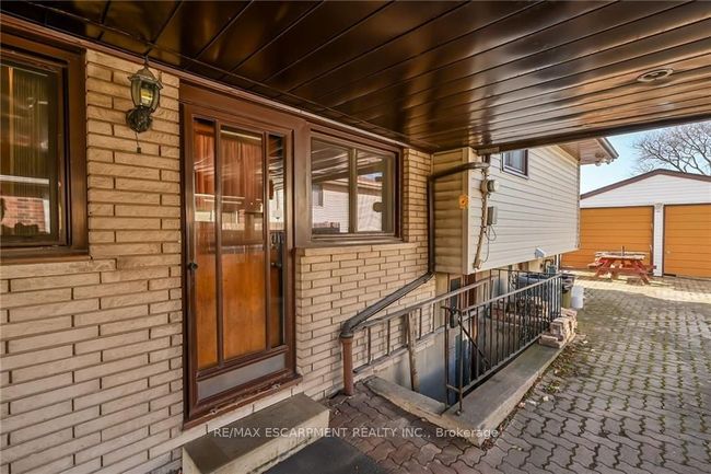 135 Nash Rd N, House other with 3 bedrooms, 2 bathrooms and 5 parking in Hamilton ON | Image 31