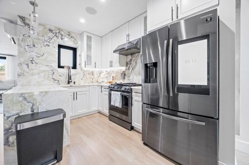 2539 48th St, Astoria, NY, 11103-1110 | Card Image