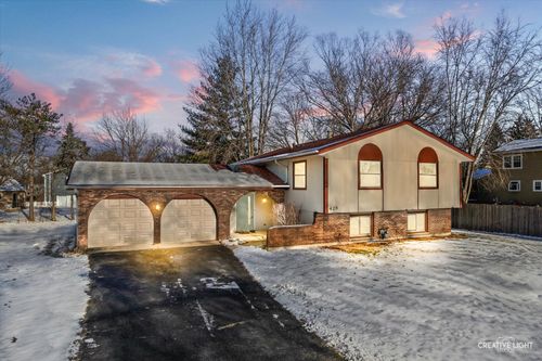 425 Carriage Hill Rd, Naperville, IL, 60565-2618 | Card Image