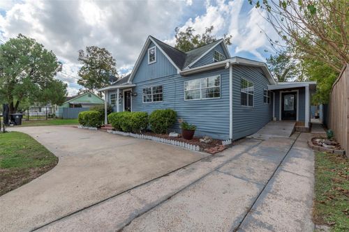 4303 Castor St, Houston, TX, 77022-4033 | Card Image