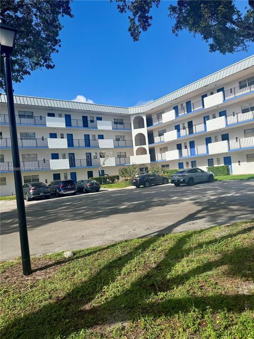 311-6361 N Falls Circle Dr, Lauderhill, FL, 33319-6867 | Card Image