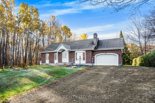 3358 Pattee Rd S, Prescott Russell, ON, K6A2R2 | Card Image