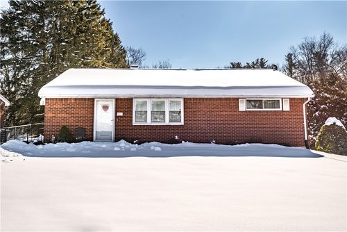 157 Seneca Dr, Butler, PA, 16001-7419 | Card Image
