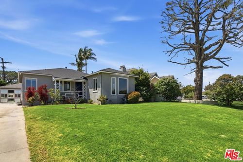 7407 Naylor Ave, Los Angeles, CA, 90045-1651 | Card Image