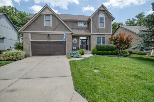 11441 King Ln, Overland Park, KS, 66210-3478 | Card Image