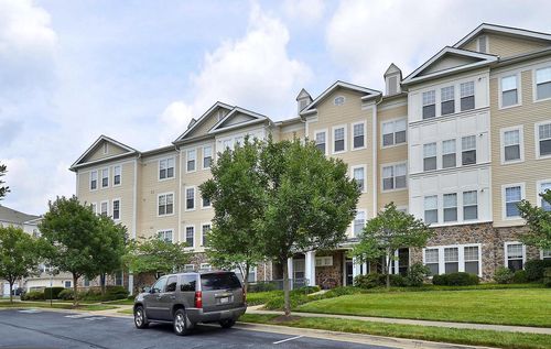 105-201 High Gables Dr, GAITHERSBURG, MD, 20878-7402 | Card Image