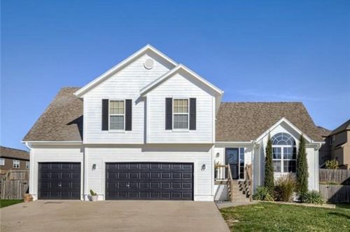 2344 Switchback Ct, Lee's Summit, MO, 64082-4089 | Card Image