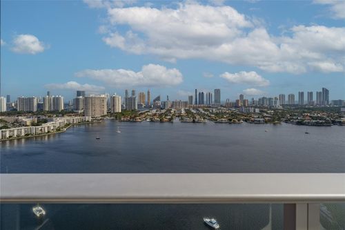 ph-7-17301 Biscayne Blvd, Aventura, FL, 33160-5078 | Card Image