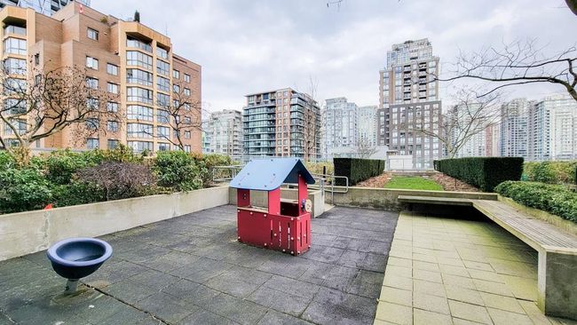 1305 - 1133 Homer Street, Condo with 2 bedrooms, 2 bathrooms and 1 parking in Vancouver BC | Image 27