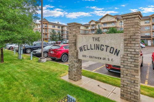 218-1595 Southview Dr Se, Medicine Hat, AB, T1B0A1 | Card Image