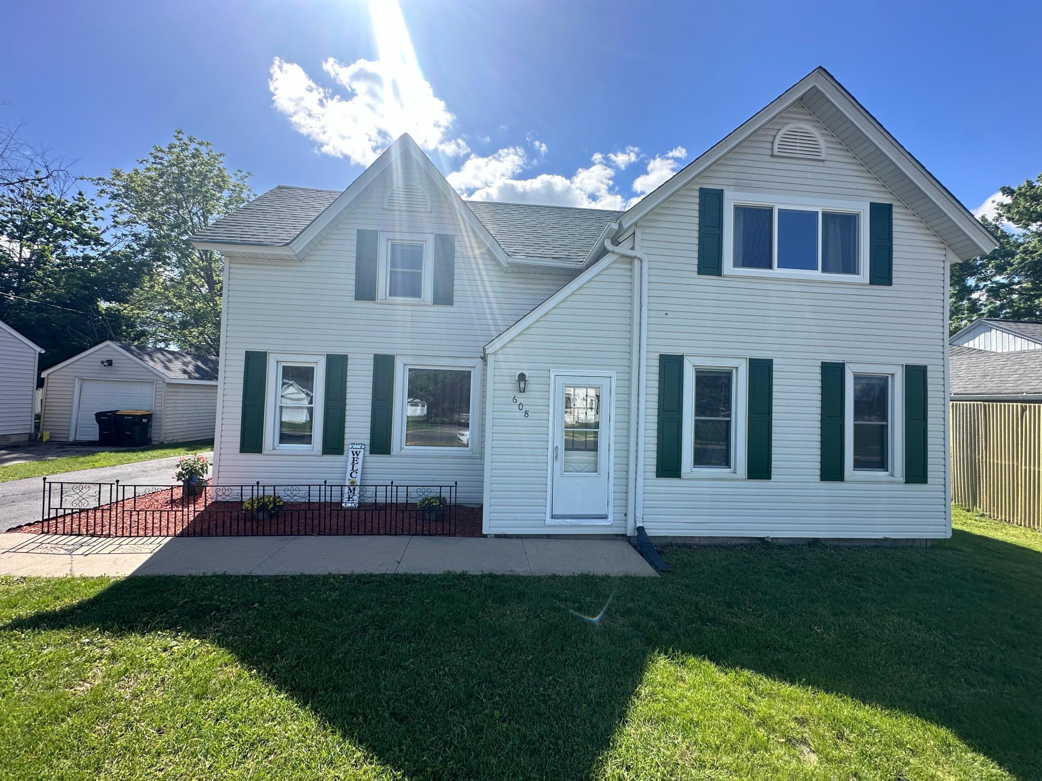 2nd Ave, Pine Island, MN 55963