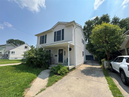 309 Massoit St, Clawson, MI, 48017-2210 | Card Image