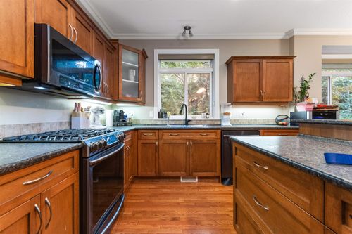 5583 Thom Creek Dr, Chilliwack, BC, V2R5Z6 | Card Image