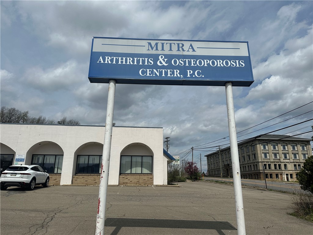5 Lyn Mar Plz, Lyndora, PA 16045