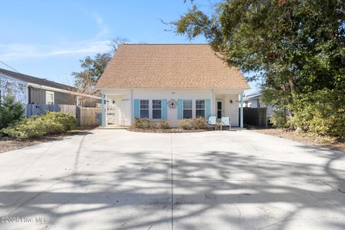902 Fifth St S, Carolina Beach, NC, 28428-5262 | Card Image