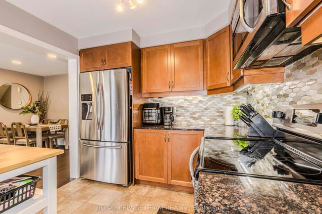 302 Song Sparrow St, House attached with 3 bedrooms, 3 bathrooms and 2 parking in Nepean ON | Image 12