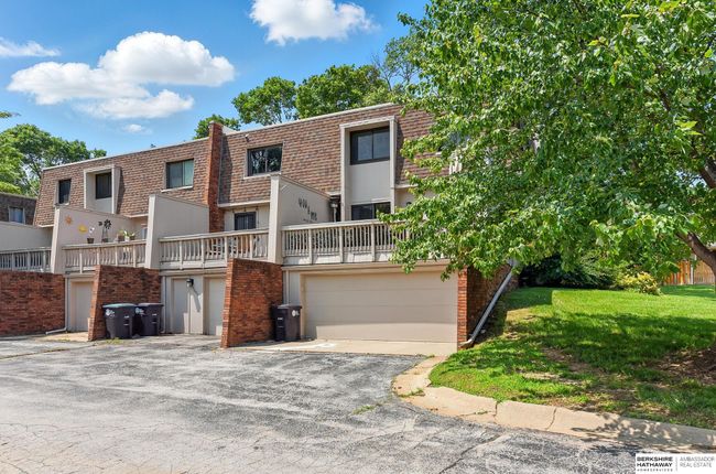 5604 S 92 Nd Plz, Townhouse with 3 bedrooms, 3 bathrooms and 2 parking in Omaha NE | Image 6