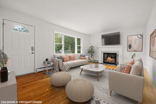 412 Main St, New Canaan, CT, 06840-5902 | Card Image