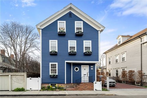 1-33 Marsh St, Newport, RI, 02840-2441 | Card Image