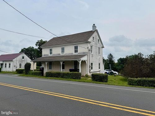 1675 Swamp Pike, GILBERTSVILLE, PA, 19525-9489 | Card Image