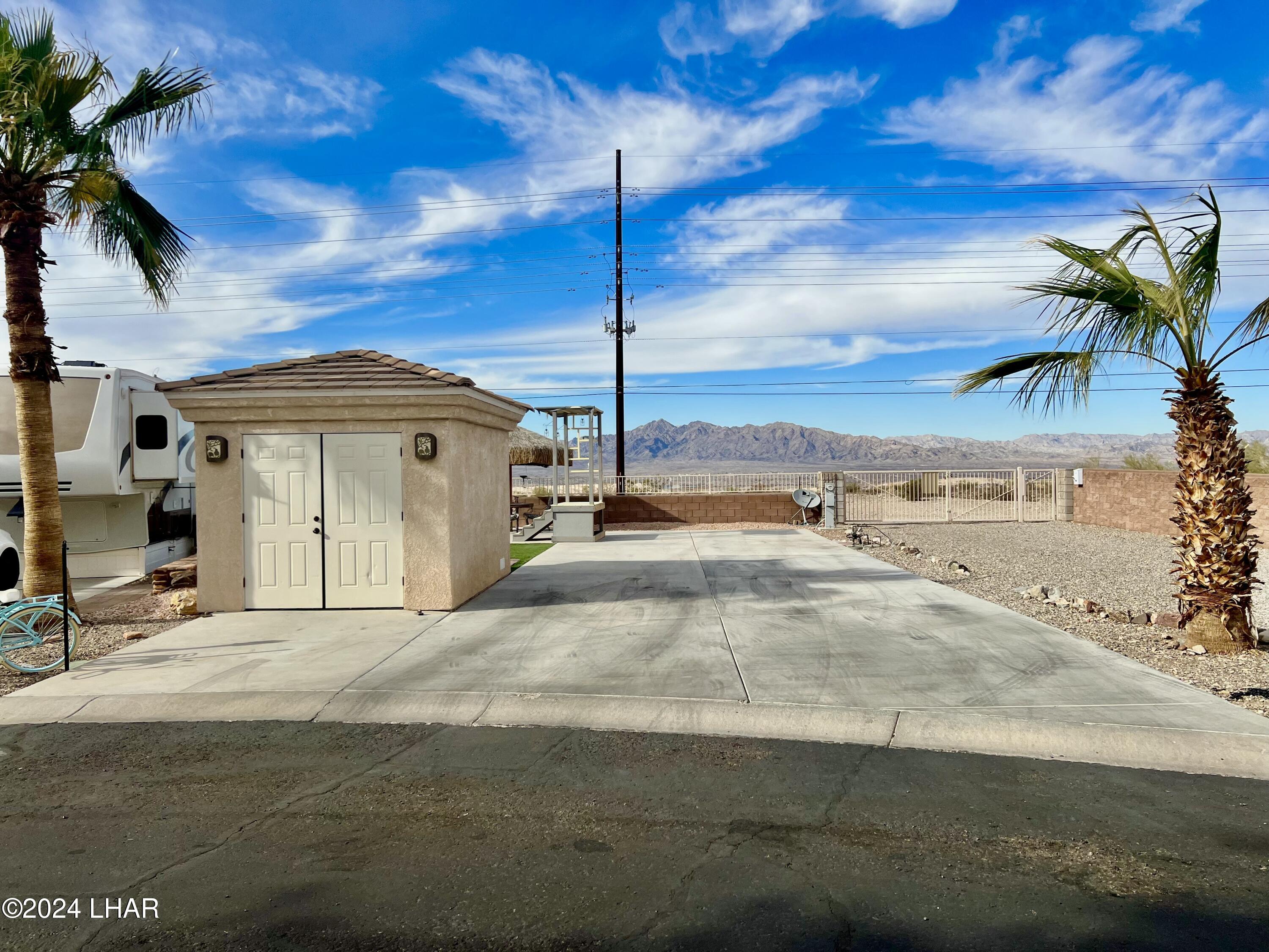 1905 Victoria Farms 24 Rd, For Sale in Lake Havasu City Zoocasa