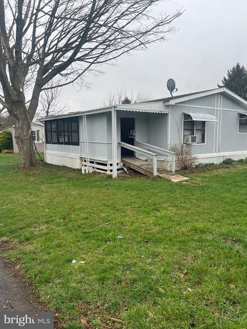 8772 Breinig Run Cir, BREINIGSVILLE, PA, 18031-2005 | Card Image