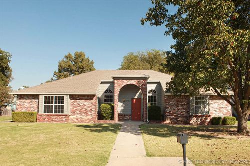 6723 E 79th St, Tulsa, OK, 74133-3454 | Card Image