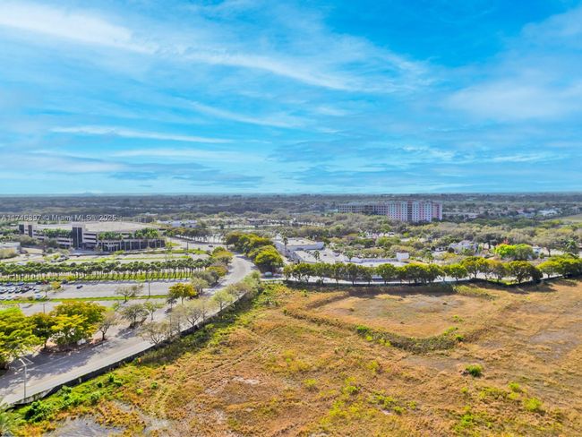APT-1507 - 2000 Metropica Way, Condo with 2 bedrooms, 2 bathrooms and null parking in Sunrise FL | Image 31