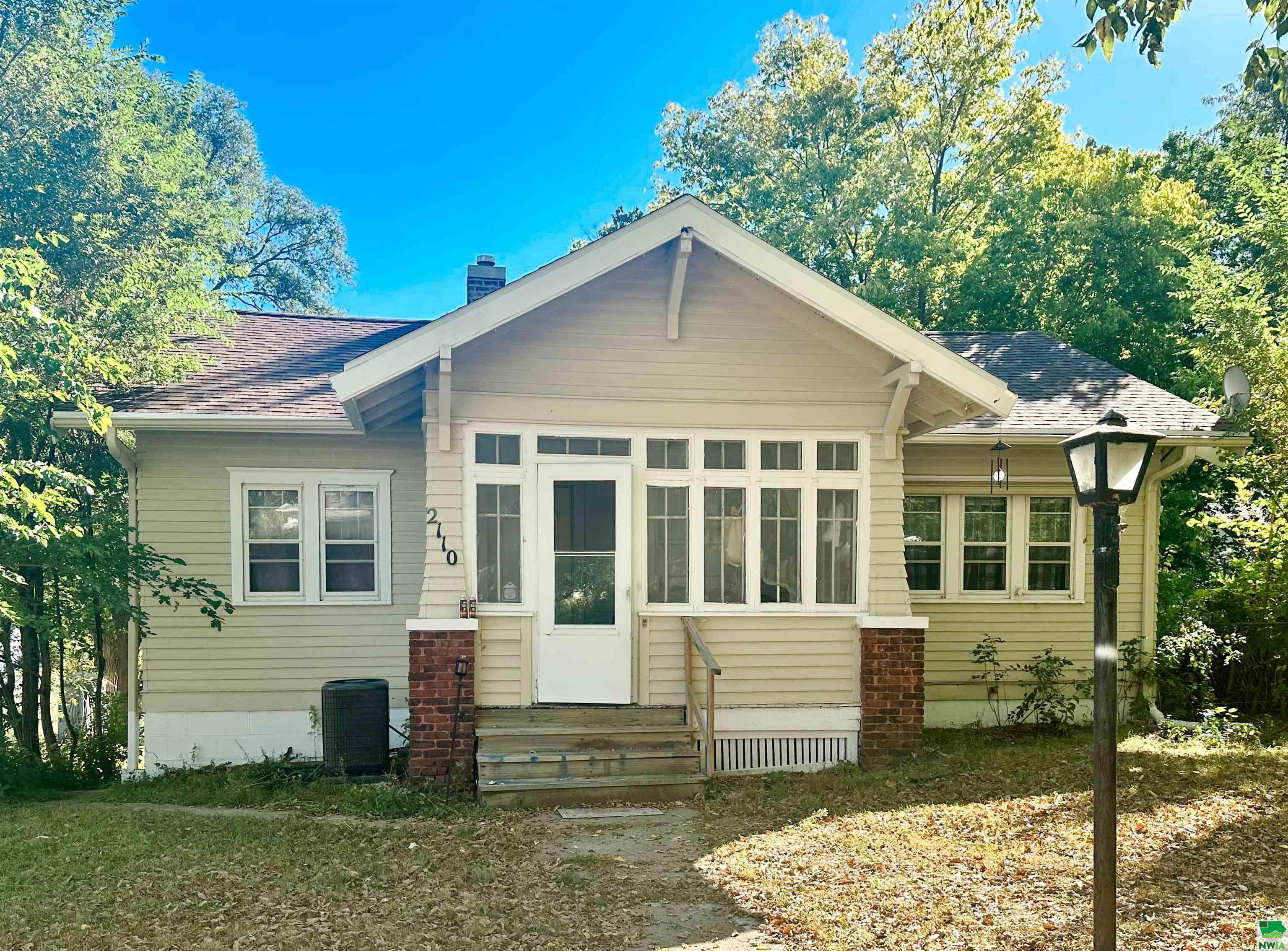 Jennings St, Sioux City, IA 51104