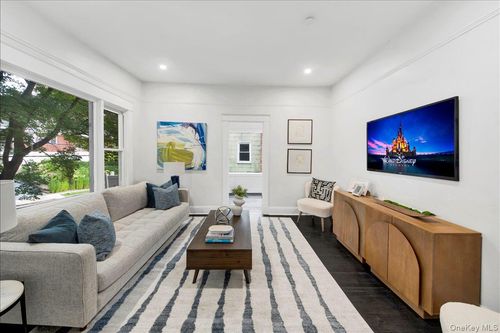 75 Belknap Ave, Yonkers, NY, 10710-5403 | Card Image