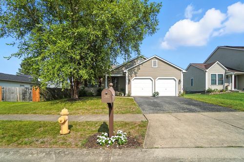 2402 Rock Creek Ct, Grove City, OH, 43123-1694 | Card Image