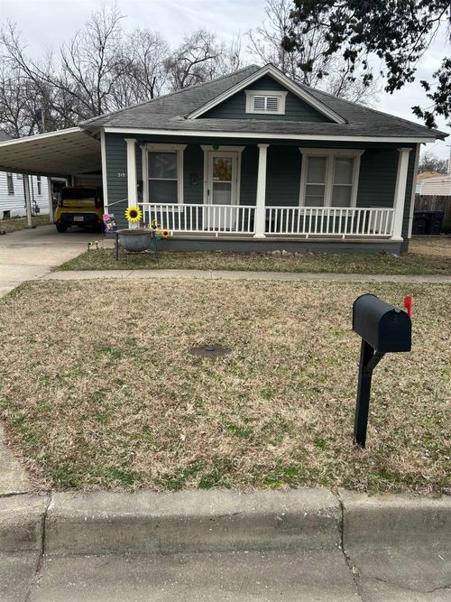 319 W 8th St, Newton, KS, 67114-2625 | Card Image