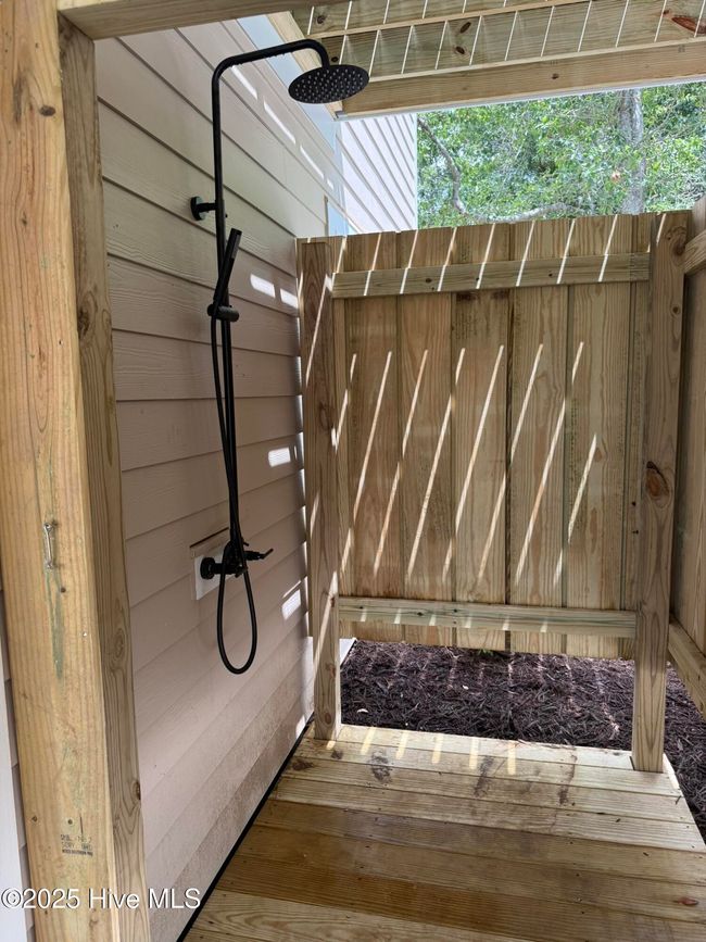 108 Se 75 Th St, House other with 5 bedrooms, 6 bathrooms and 2 parking in Oak Island NC | Image 30